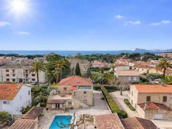 Vente maison 8 pièces Saint-Cyr-sur-Mer 83