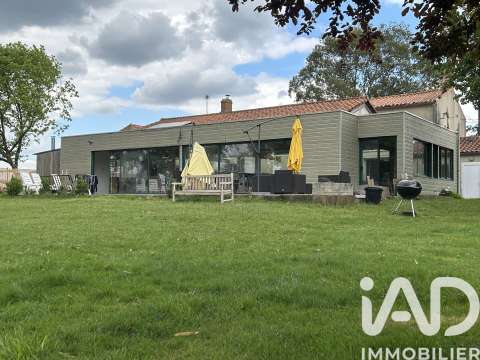 Vente maison 10 pièces Saint-Denis-la-Chevasse 85