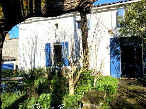 Vente maison 4 pièces Saint-Dizant-du-Gua 17