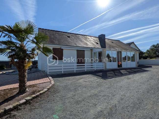 Maison 8 pièces 170 m² · à Canisy · 170 m² · 260 000 €