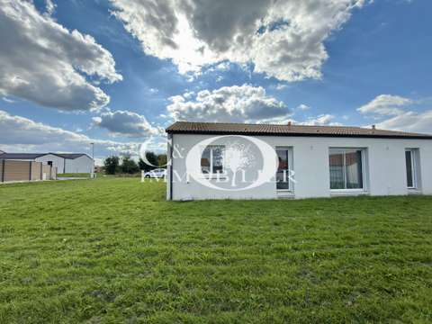 Vente maison 5 pièces Saint-Étienne-du-Bois 85