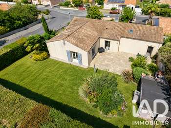 Vente maison 6 pièces Saint-Étienne-du-Bois 85