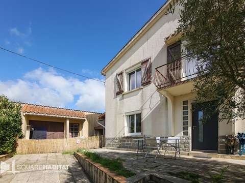 Vente maison 7 pièces Saint-Étienne-du-Bois 85