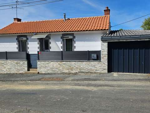 Vente maison 4 pièces Saint-Étienne-du-Bois 85