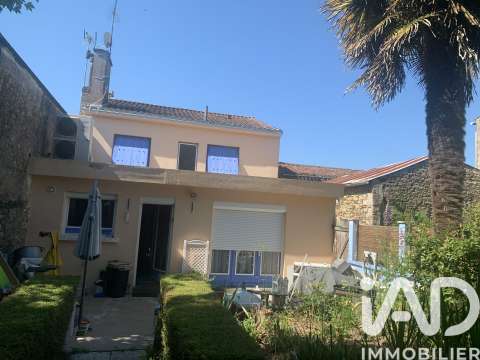 Vente maison 7 pièces Saint-Étienne-du-Bois 85
