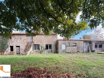 Vente maison 5 pièces Saint-Étienne-du-Bois 85