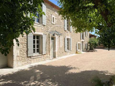 Vente maison 14 pièces Saint-Étienne-du-Grès 13