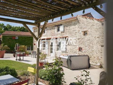 Vente maison 5 pièces Saint-Florent-Des-Bois 85