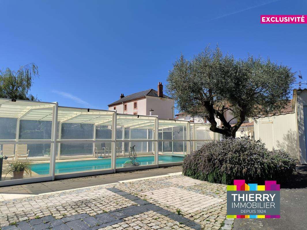 Vente Maison Piscine à Saint-Florent-le-Vieil (49410) : à vendre