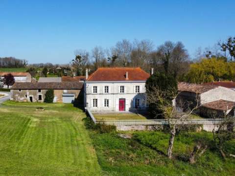 Vente maison 4 pièces Saint-Fort-sur-Gironde 17