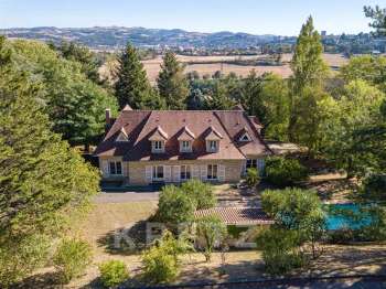 Vente Maison 8 chambresSaint-Genest-Lerpt