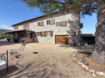 Maison 11 pièces 270 m² · à Saint-Gengoux-de-Scissé · 270 m² · 530 000 €