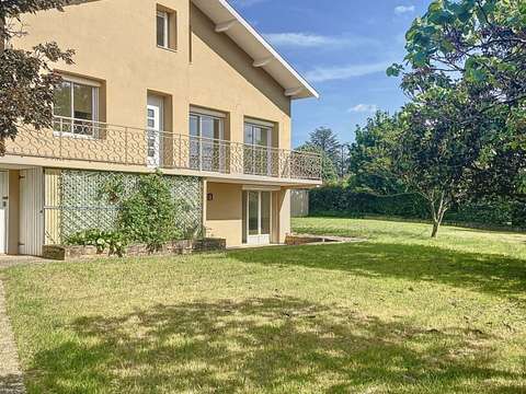 Vente maison 8 pièces Saint-Genis-les-Ollières 69