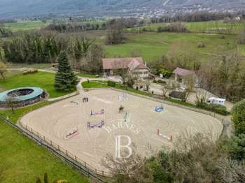 Vente Maison 11 piècesSaint-Genis-Pouilly