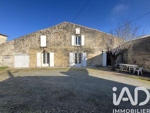 Vente maison 5 pièces Saint-Georges-de-Longuepierre 17