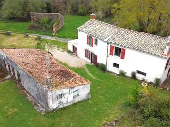 Vente maison 8 pièces Saint-Georges-de-Pointindoux 85