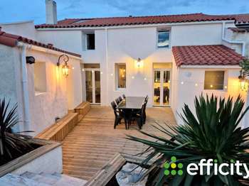 Vente maison 9 pièces Saint-Georges-de-Pointindoux 85