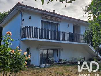 Maison 7 pièces 169 m² · à Saint-Georges-des-Coteaux · 169 m² · 328 000 €