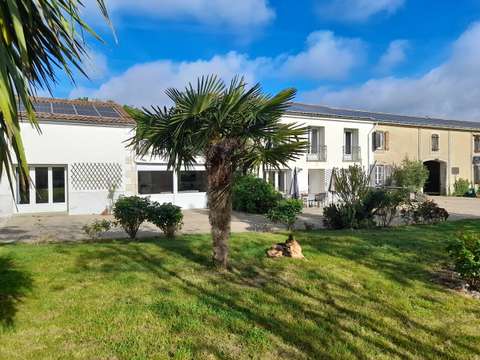 Vente maison 8 pièces Saint-Georges-du-Bois 17