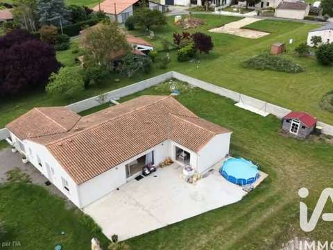 Vente maison 8 pièces Saint-Germain-de-Lusignan 17