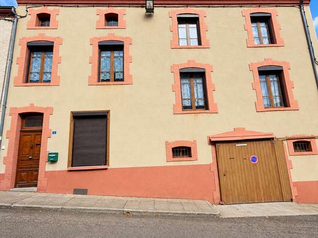 Maison 2 pièces 260 m² · à Saint-Germain-Laval · 260 m² · 130 000 €
