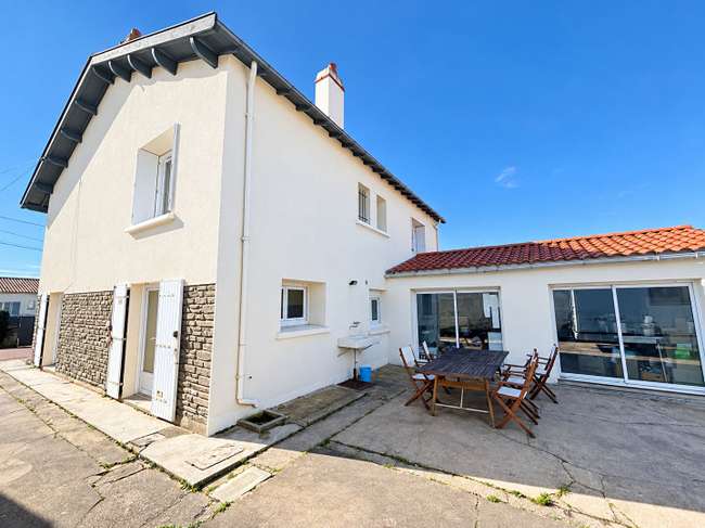 Maison 6 pièces 177 m² · à Saint-Gilles-Croix-de-Vie · 177 m² · 369 500 €