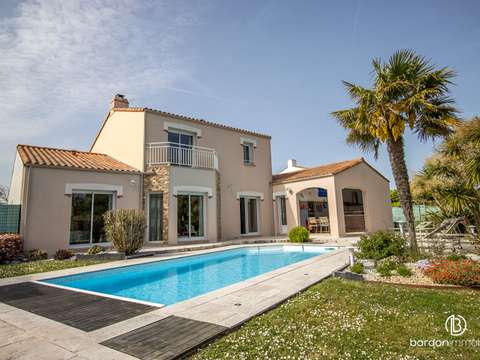 Vente maison 9 pièces Saint-Gilles-Croix-de-Vie 85