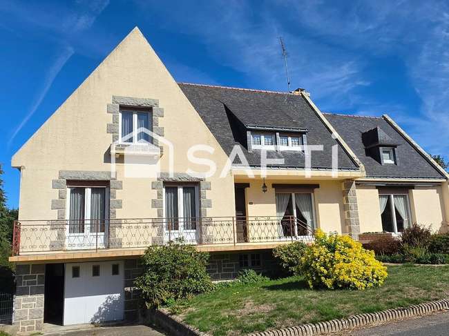 Maison 8 pièces 206 m² · à Le Mené · 206 m² · 142 500 €