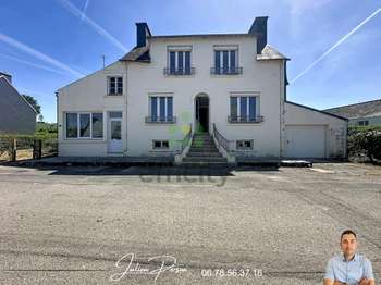 Vente maison 5 pièces Saint-Hernin 29