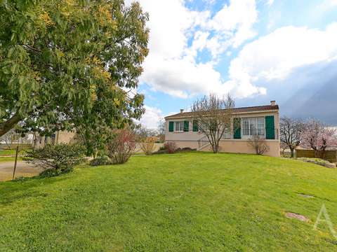 Vente maison 7 pièces Saint-Hilaire-de-Loulay 85