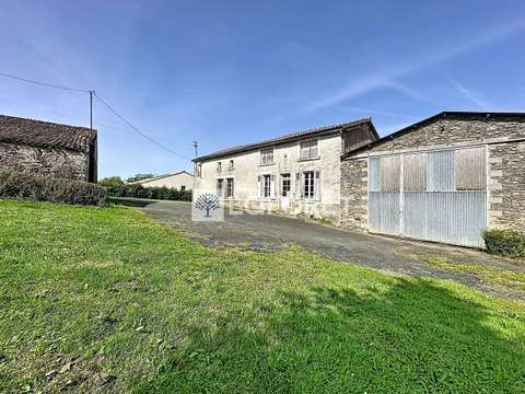 Vente maison 7 pièces Saint-Hilaire-de-Voust 85