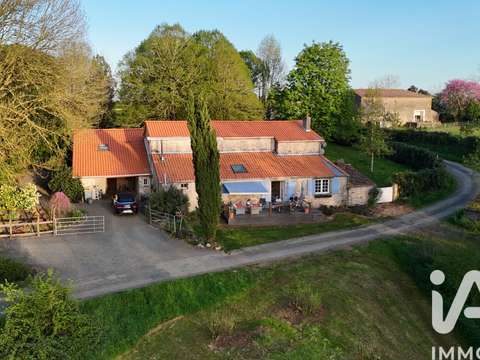 Vente maison 8 pièces Saint-Hilaire-des-Loges 85