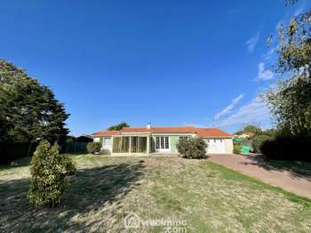Vente maison 6 pièces Saint-Hilaire-la-Forêt 85