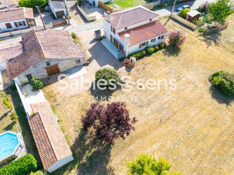 Vente maison 5 pièces Saint-Hilaire-la-Forêt 85