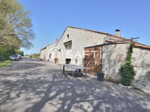 Vente maison 14 pièces Saint-Hilaire-la-Forêt 85