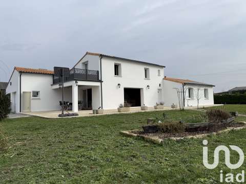 Vente maison 7 pièces Saint-Hilaire-la-Palud 79