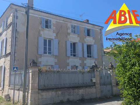 Vente maison 5 pièces Saint-Hilaire-la-Palud 79