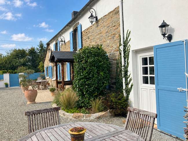 Maison 7 pièces 235 m² · au Mené · 235 m² · 335 360 €