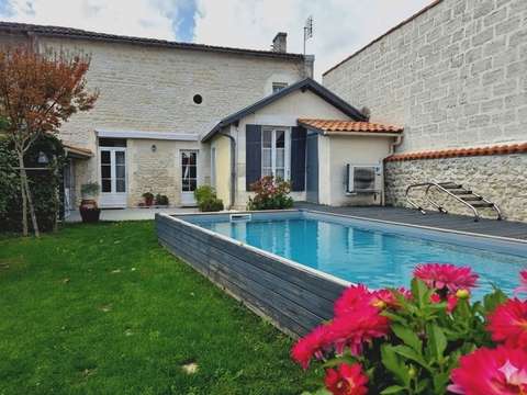 Vente maison 4 pièces Saint-Jean-d'Angély 17