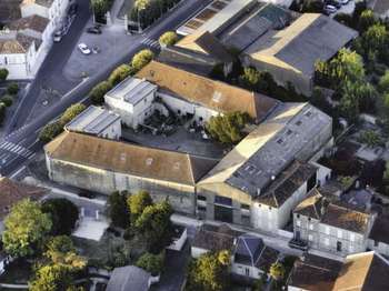 Vente maison 12 pièces Saint-Jean-d'Angély 17