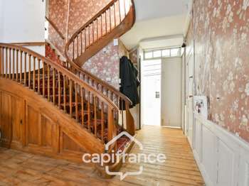 Maison 12 pièces 325 m² · à Saint-Jean-d'Angély · 325 m² · 456 000 €
