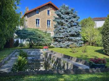 Vente maison 8 pièces Saint-Jean-d'Angély 17