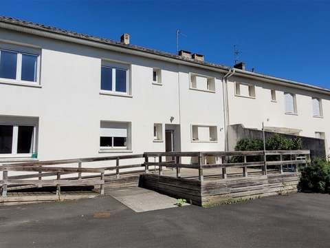 Vente maison 8 pièces Saint-Jean-d'Angély 17