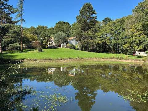 Vente maison 8 pièces Saint-Jean-de-Boiseau 44
