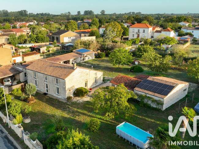 Maison 4 pièces 225 m² · à Saint-Jean-de-Liversay · 225 m² · 585 000 €