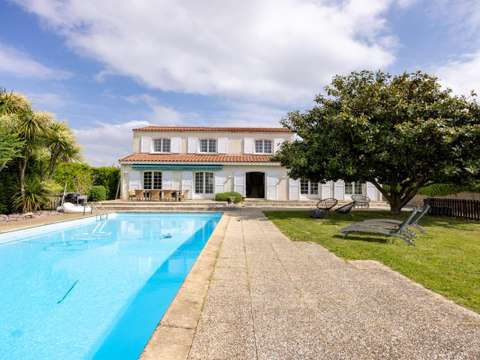 Vente maison 9 pièces Saint-Julien-de-Concelles 44