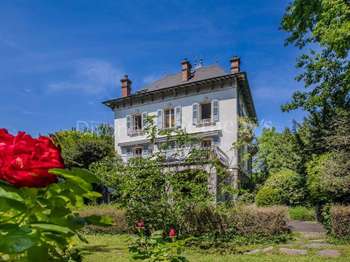 Vente maison 10 pièces Saint-Julien-en-Genevois 74