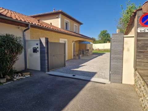 Vente maison 5 pièces Saint-Laurent-de-Mure 69