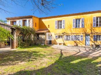 Vente maison 9 pièces Saint-Laurent-du-Var 06