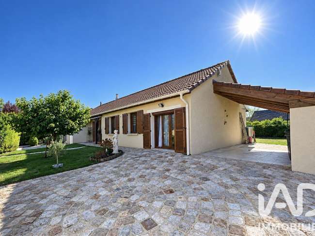 Maison 7 pièces 135 m² · à Saint-Lyé · 135 m² · 334 000 €